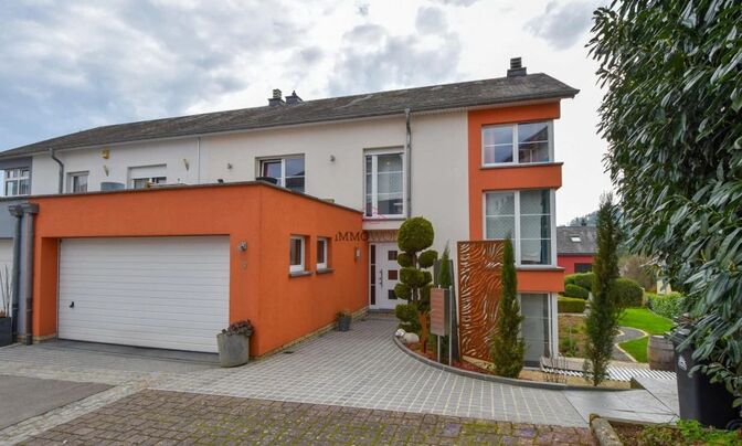 Semi-detached house 5 bedrooms for sale in Niederfeulen