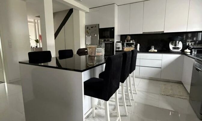 House 8 bedrooms for sale in Differdange