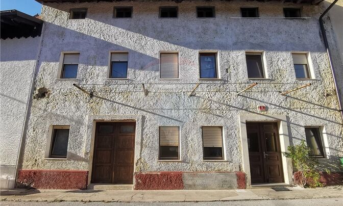 House with Terrace Sela near Volchi