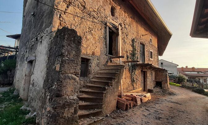 House with Terrace Above Branik