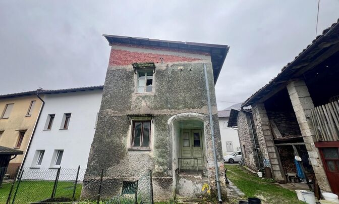 House, Tolmin, Srpenica