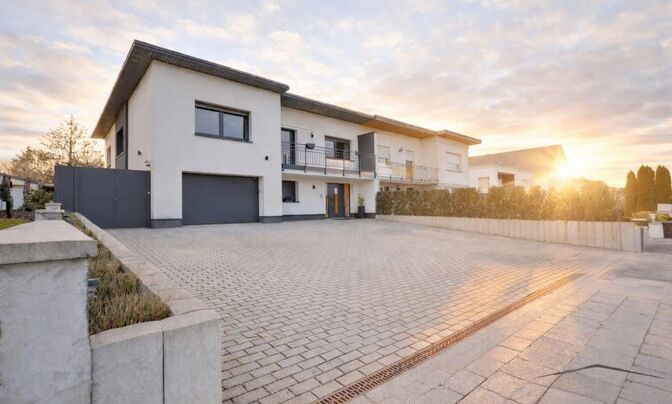 House 4 bedrooms for sale in Soleuvre