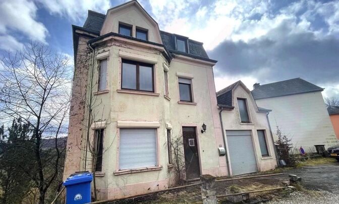 House 5 bedrooms for sale in Wiltz