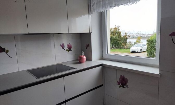 Three-room apartment on Poveshka Street