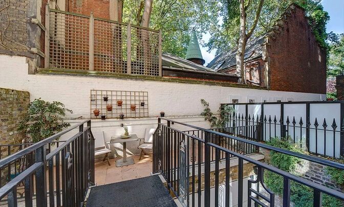 Egerton Gardens, Knightsbridge