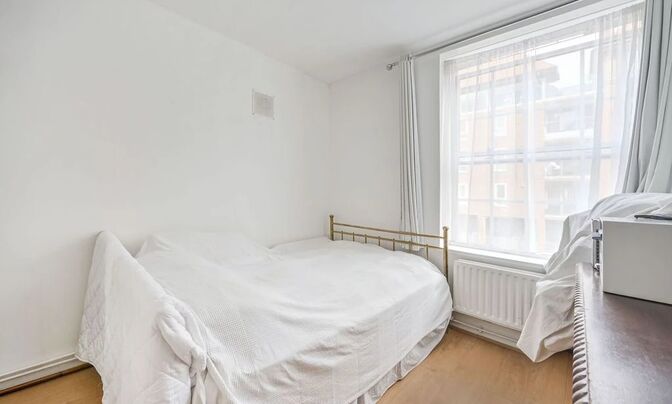 Shadwell Gardens, Shadwell
