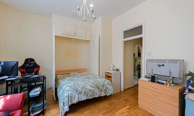 Ambrosden Avenue, Westminster