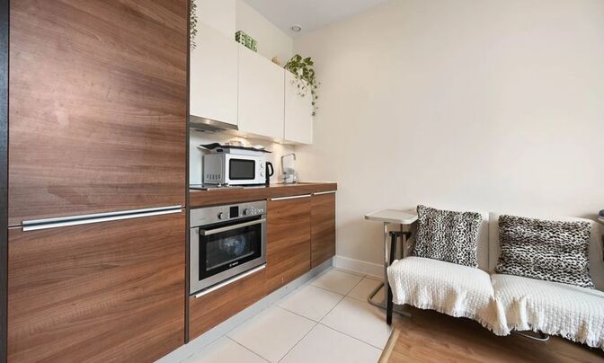 Bromyard Avenue, Acton