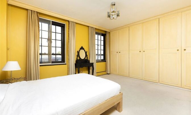 Swan Court, Chelsea Manor Street