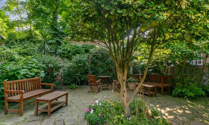 Chelsea Manor Gardens
