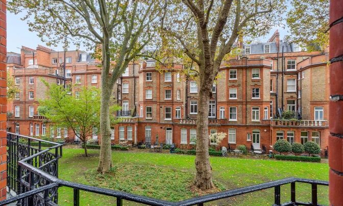 Egerton Gardens, Knightsbridge