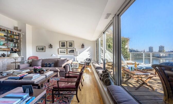 Chelsea Crescent, Chelsea Harbour