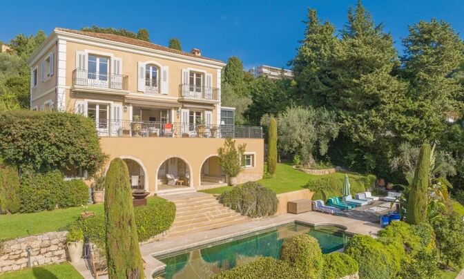 Property Type: Villa  
Location: Cannes, Californie