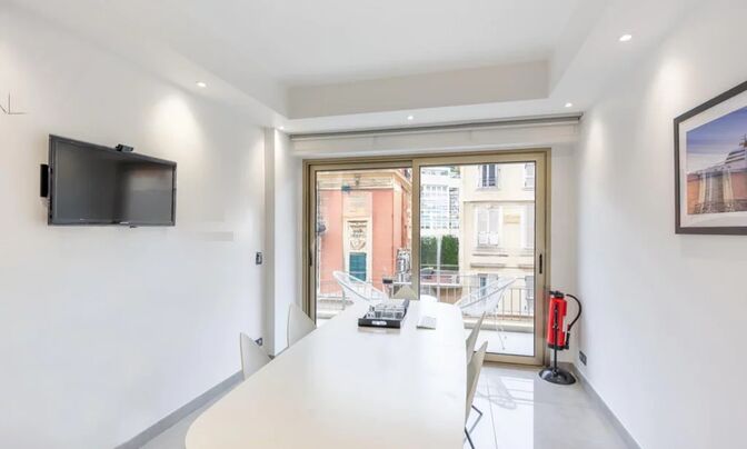 Apartment Monaco, Port