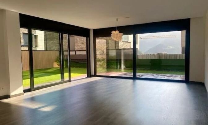 Duplex for sale in La Massana, 4 bedrooms