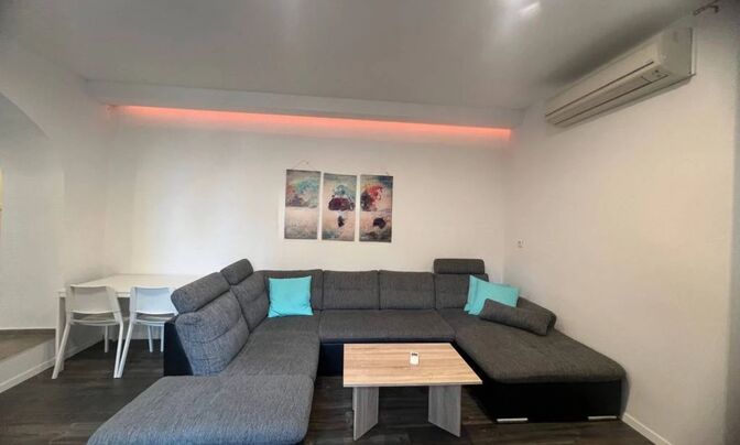 Three-room apartment Center