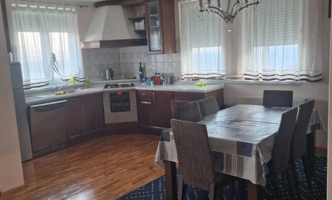Трёхкомнатная квартира, Запад