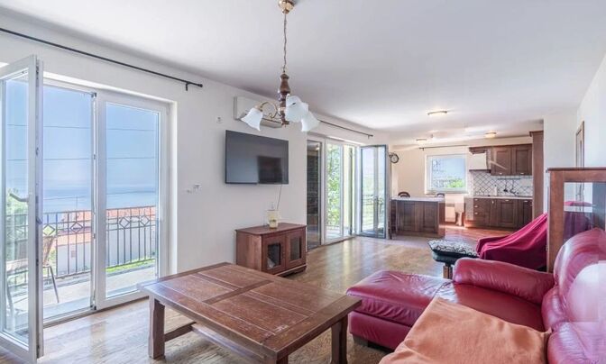 Three-room apartment in Ičići