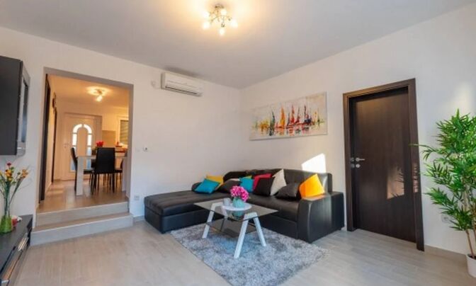 Three-room apartment in the center