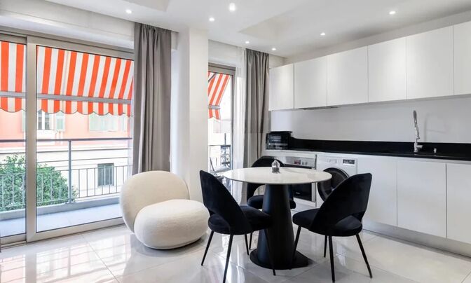 Apartment Monaco, Port