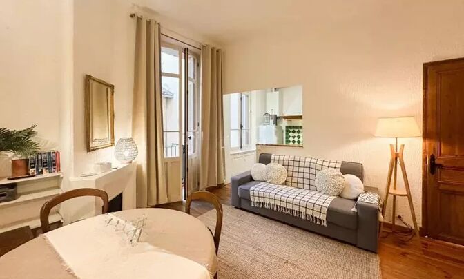 Apartment Croix des Gardes