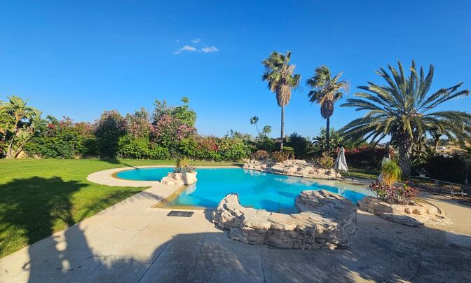 5 bedroom, Villa For sale, Parekklisia, Limassol