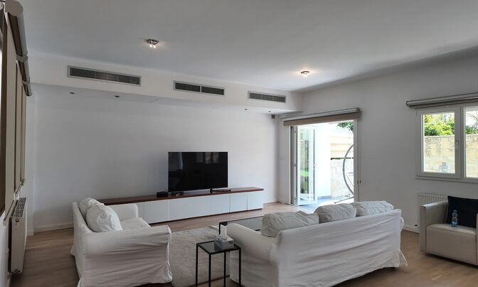5 Bedrooms Detached house For sale in Limassol