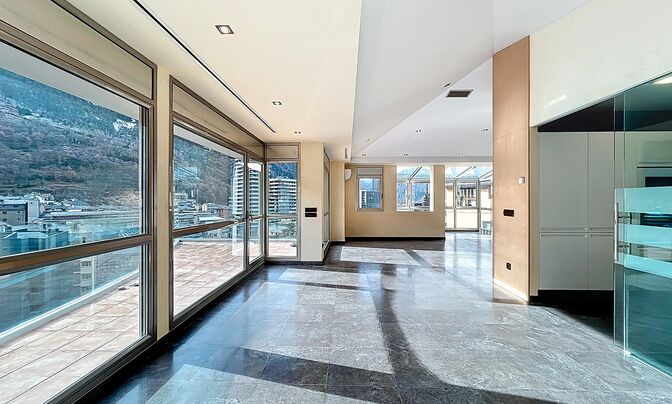 Penthouse for sale in Escaldes Engordany with 4 bedrooms