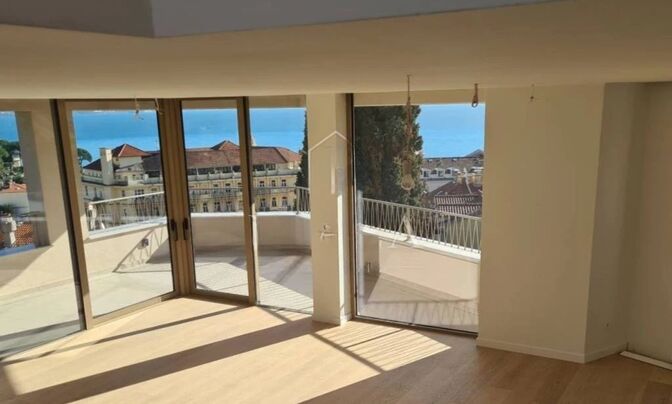 Four-room apartment in the center