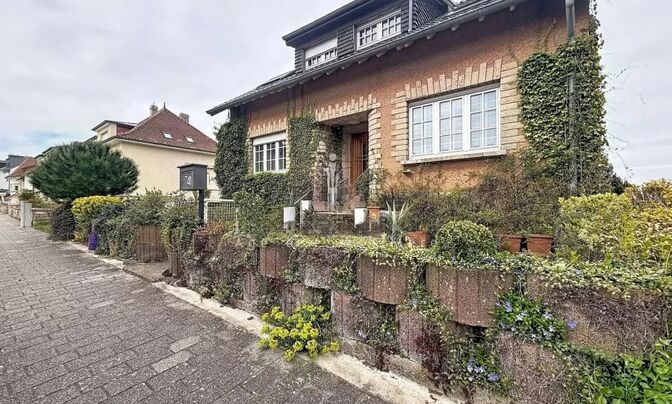 Detached house 4 bedrooms for sale in Dudelange