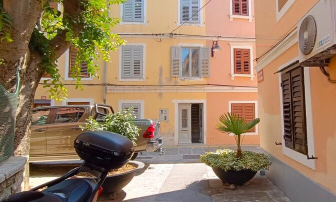 House with Terrace Isola