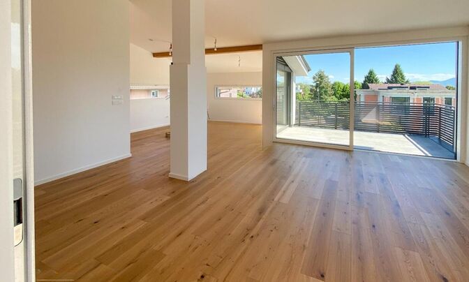 Apartment, 5 rooms, Trnovo