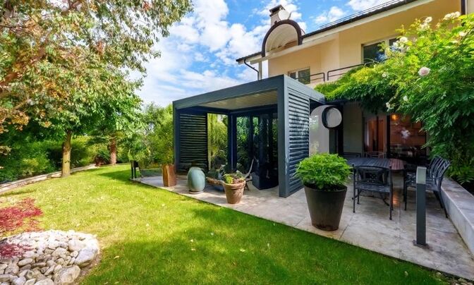 Bifamiliar house 6 rooms