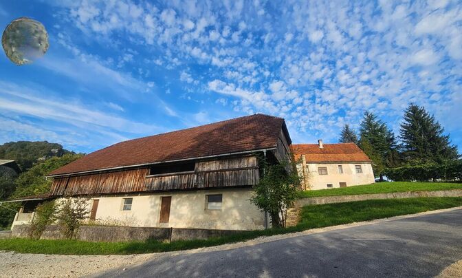 The "Veshina" estate in a quiet sunny location