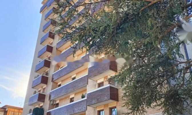 Трехкомнатная в центре Горички