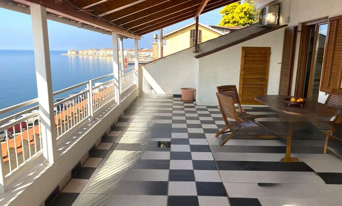 Three-room apartment by the sea