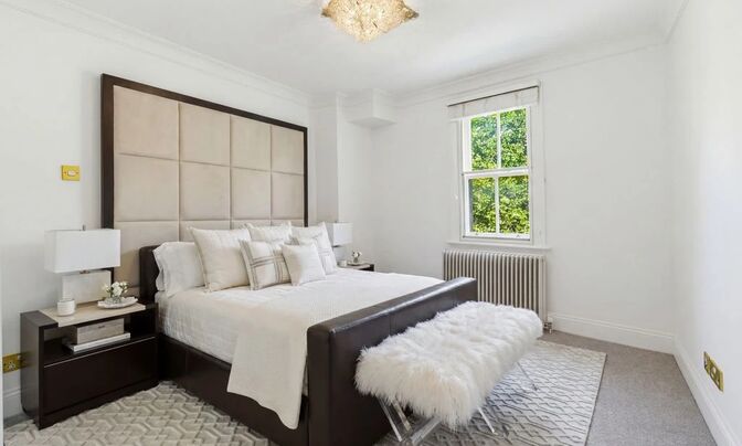 Beauchamp Place, Knightsbridge