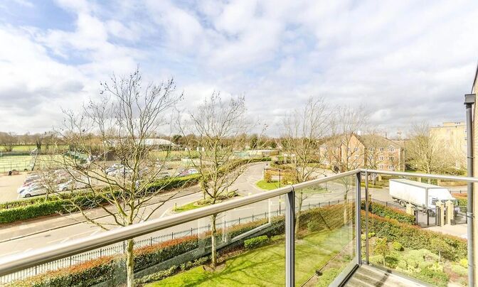 Bromyard Avenue, Acton