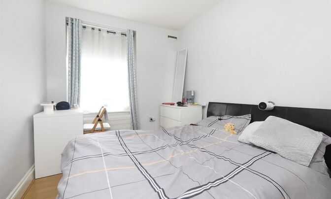 Binnie House, Elephant And Castle