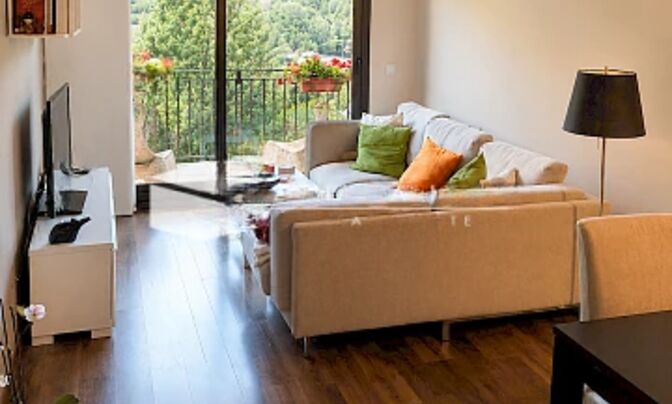 Semi-new apartment for sale in Anyós with terrace, parking and storage