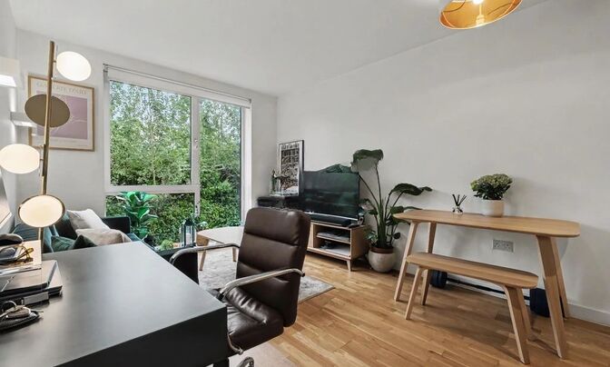 Oak Grove, Cricklewood