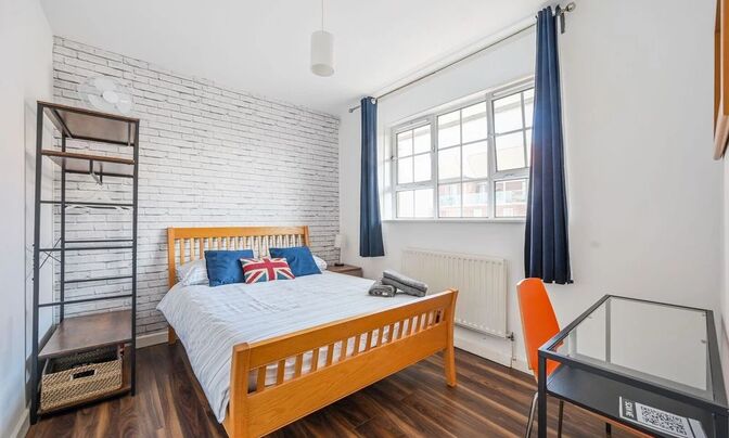 Shadwell Gardens, Shadwell