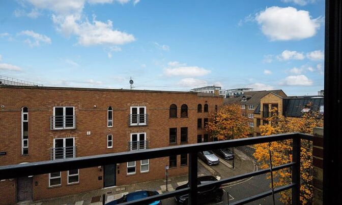Clifton Walk, Hammersmith