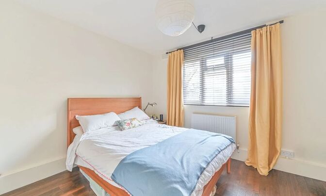 Sandmere Road, Clapham North