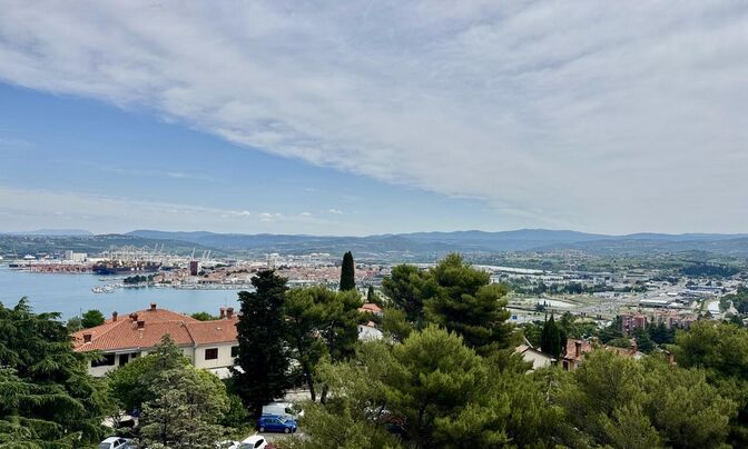 Apartment, 3-room Koper