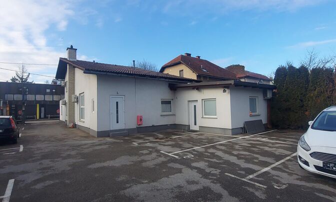 House, Ljubljana, Šiška