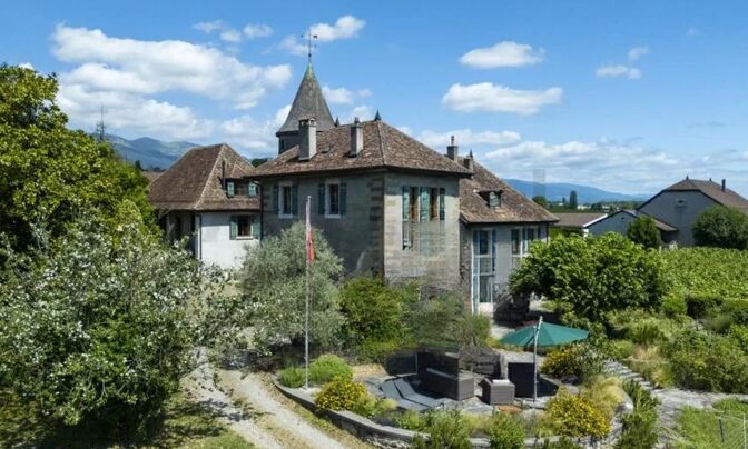 Single house 18 rooms