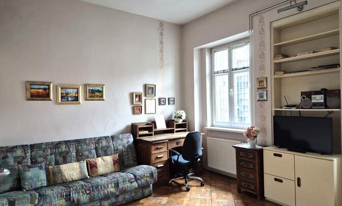 Two-room apartment in the center