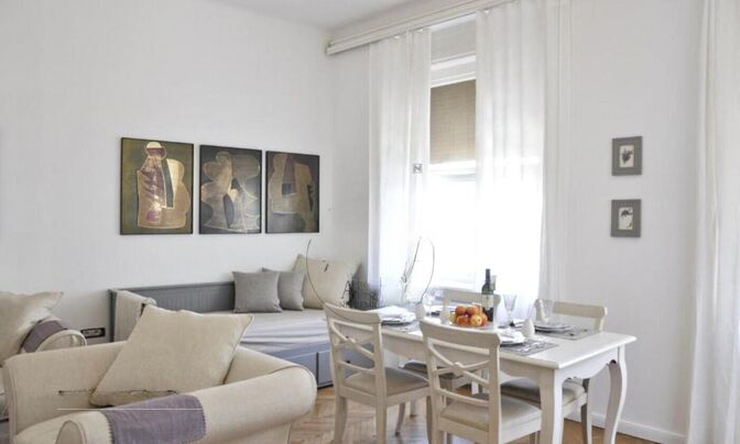 Two-room apartment in the center