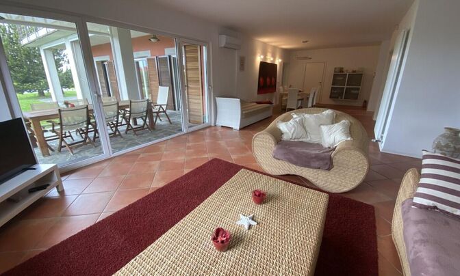 House, Malia.